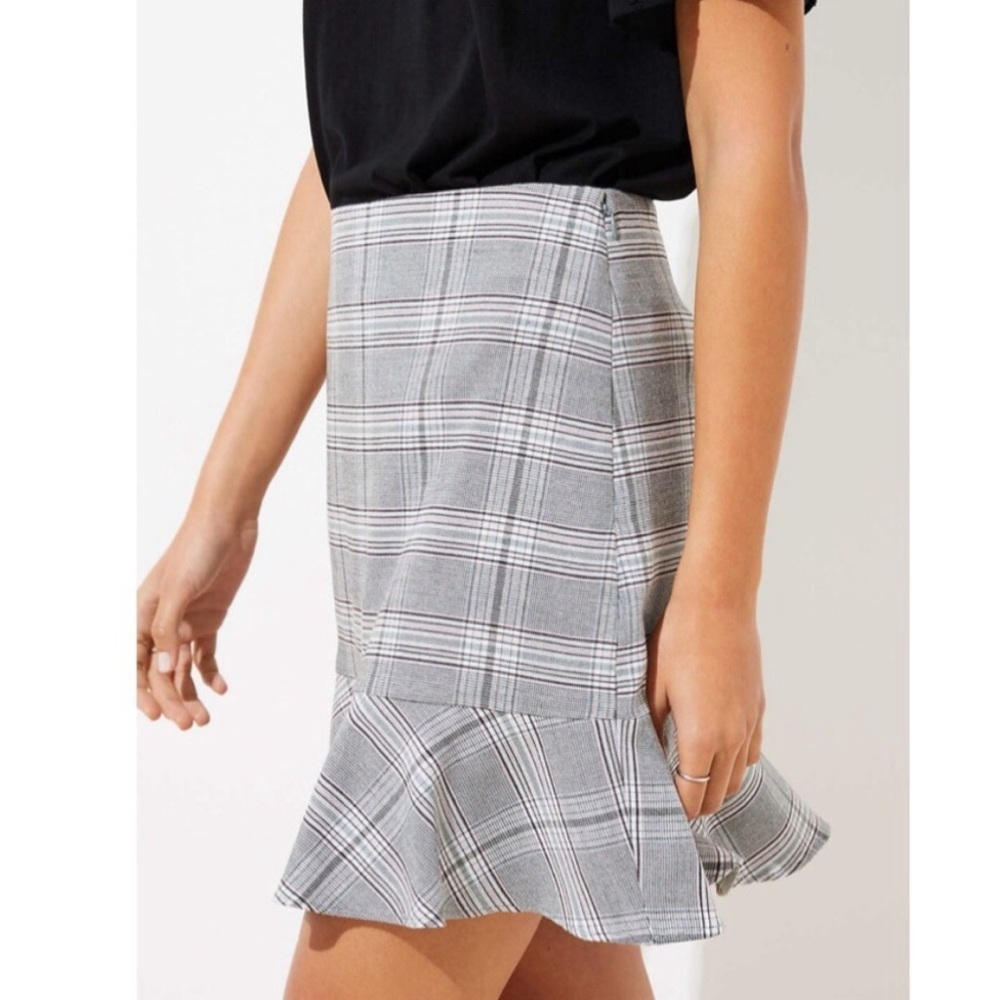 NWT size 6 LOFT plaid Ruffle Skirt, grey, white, pink, black